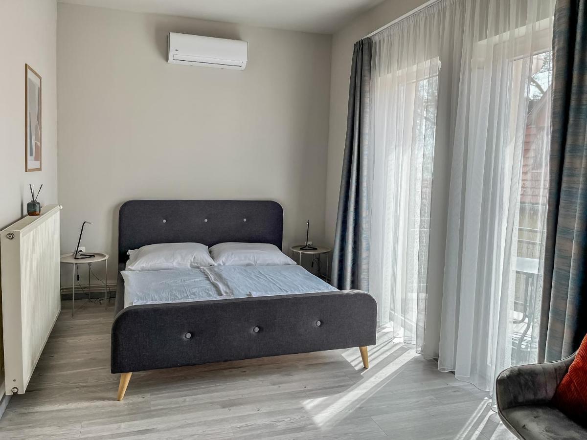 Villa 21 Boutique Rooms Balatonalmadi Exterior photo
