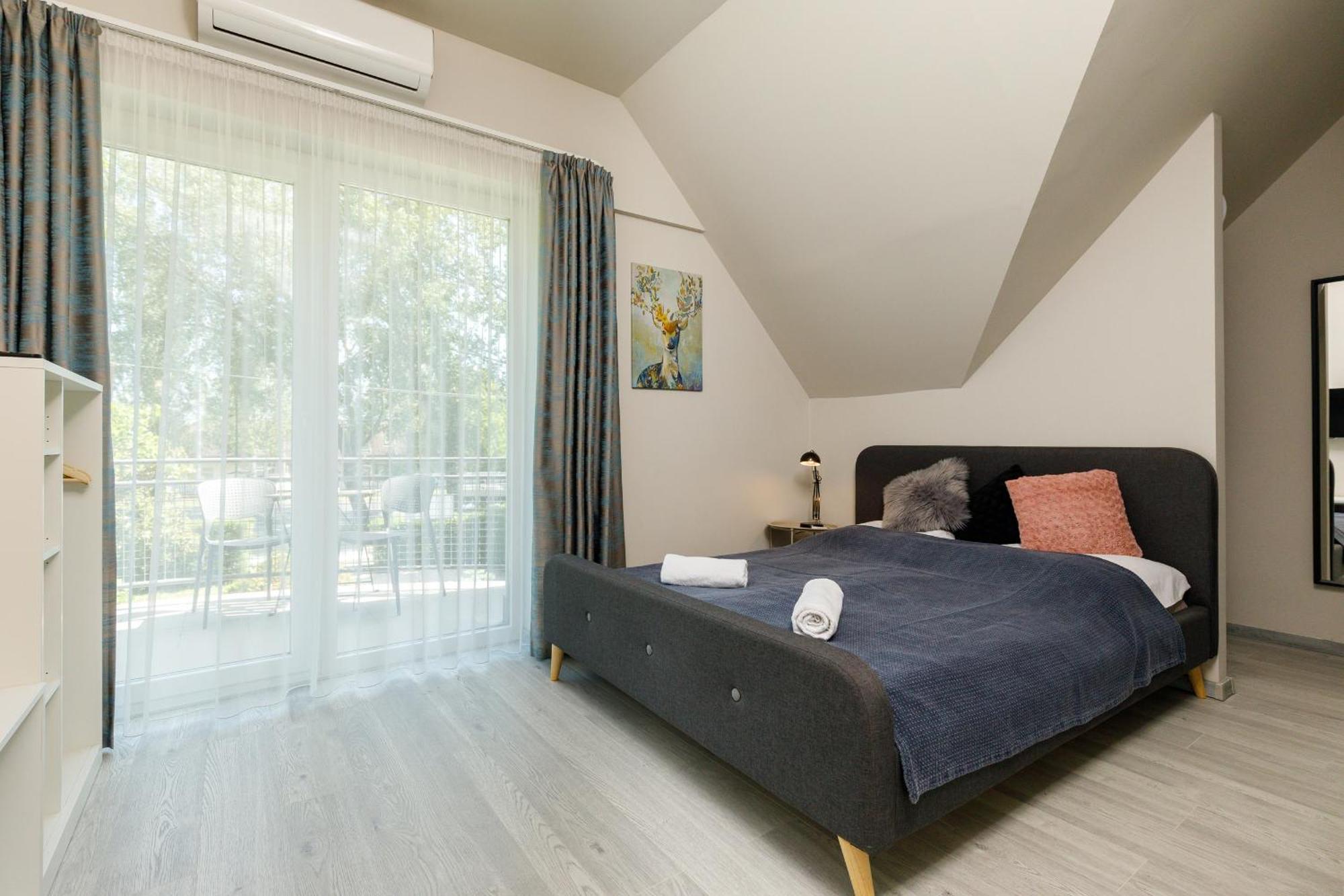 Villa 21 Boutique Rooms Balatonalmadi Exterior photo